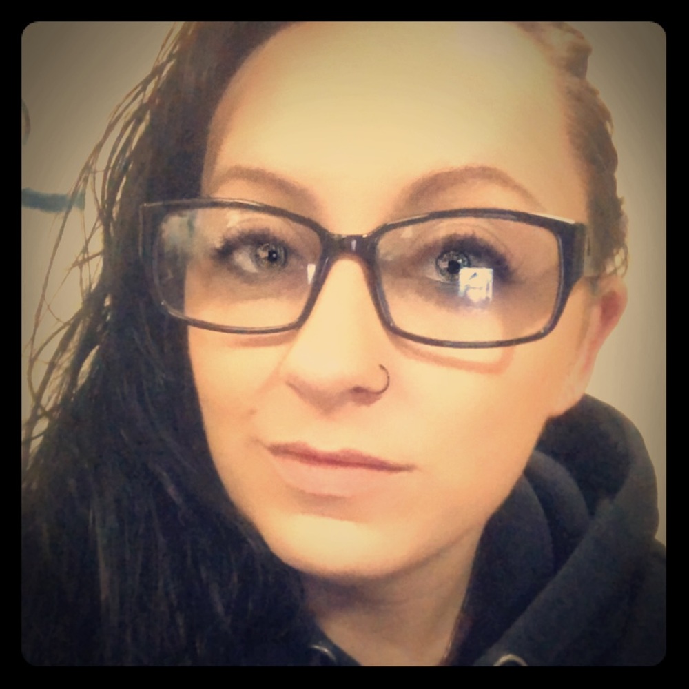Meet your Posher, Laina